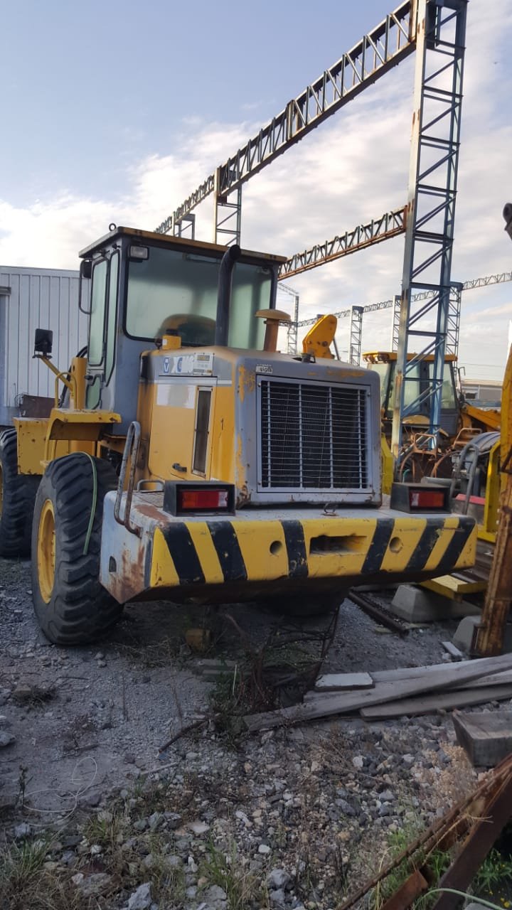 PALA CARGADORA FRONTAL