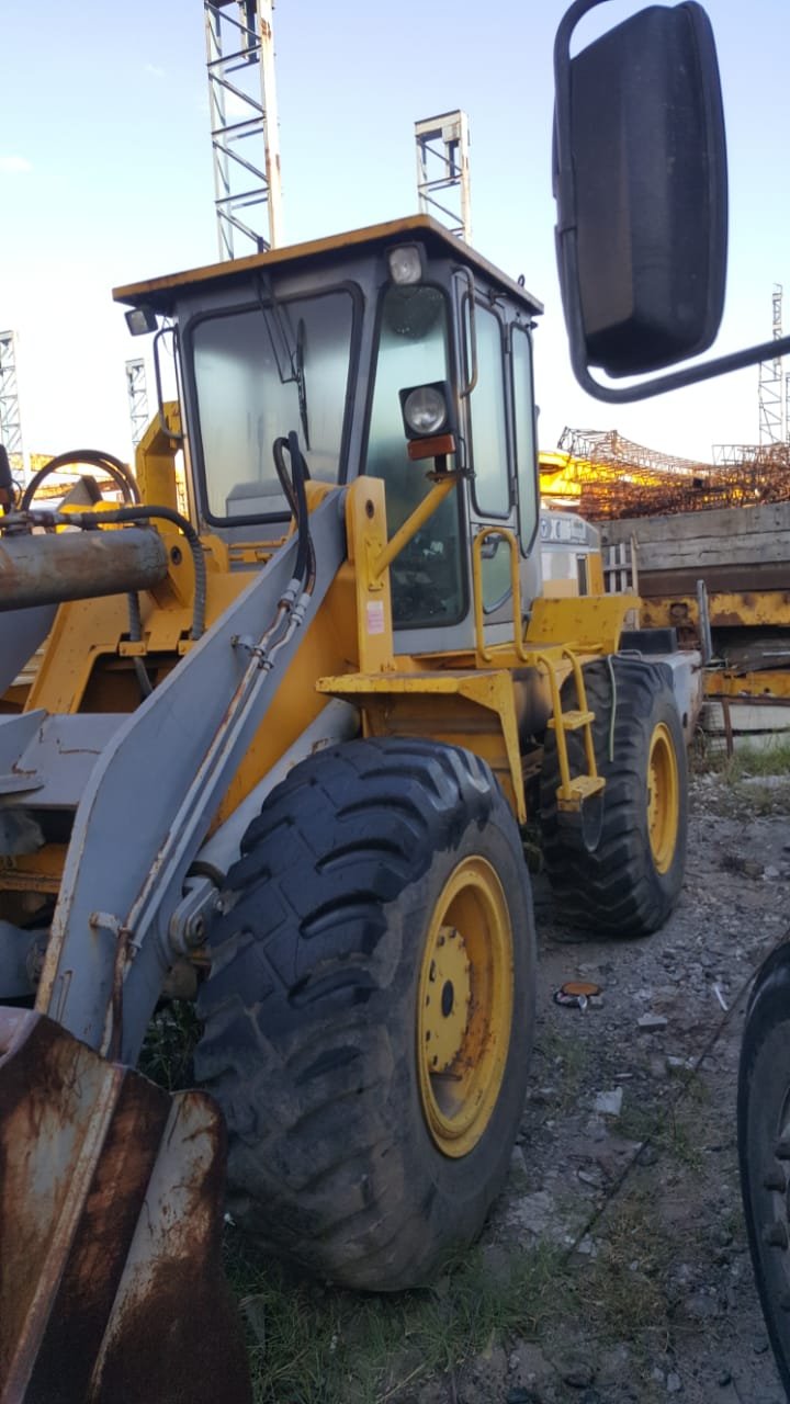 PALA CARGADORA FRONTAL