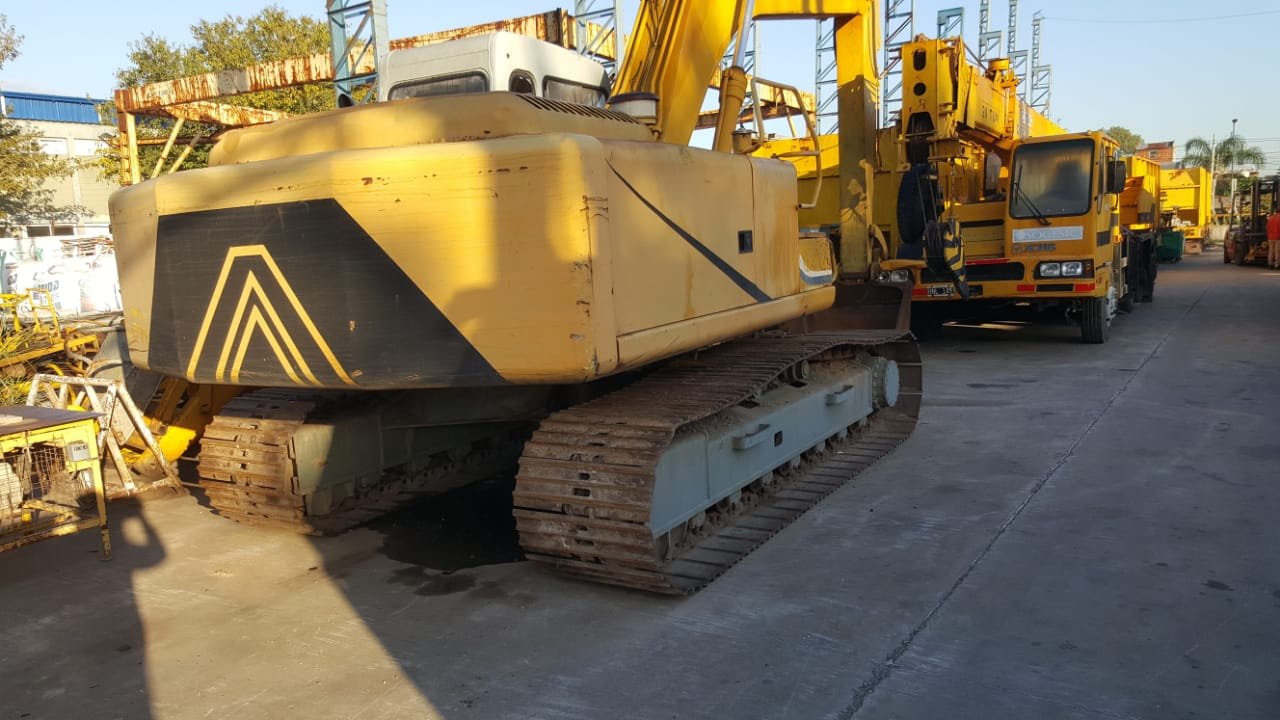 GRUA SOBRE CAMION XCMG 20 TONELADAS