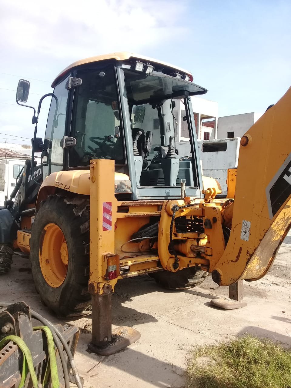 Retro excavadora Hyundai HB100