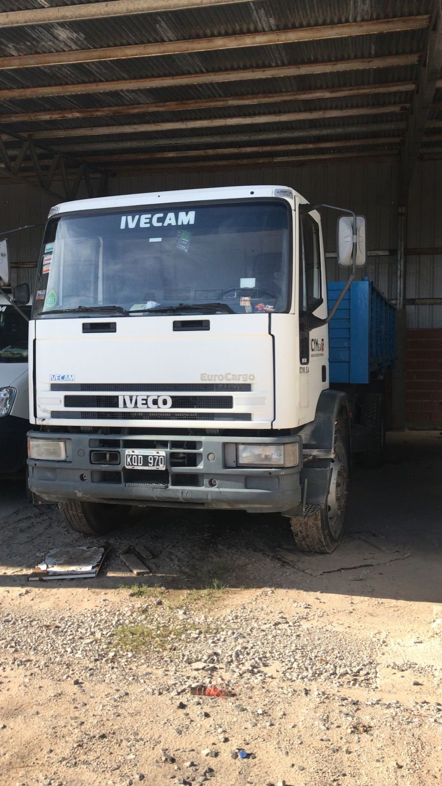 Iveco Tector 170E22 con caja Volcadora 6 m